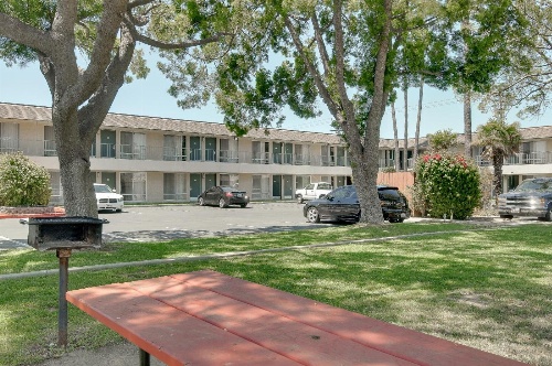Vagabond Inn Oxnard image 3
