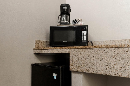 Vagabond Inn Oxnard image 8