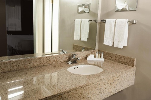 Vagabond Inn Oxnard image 9